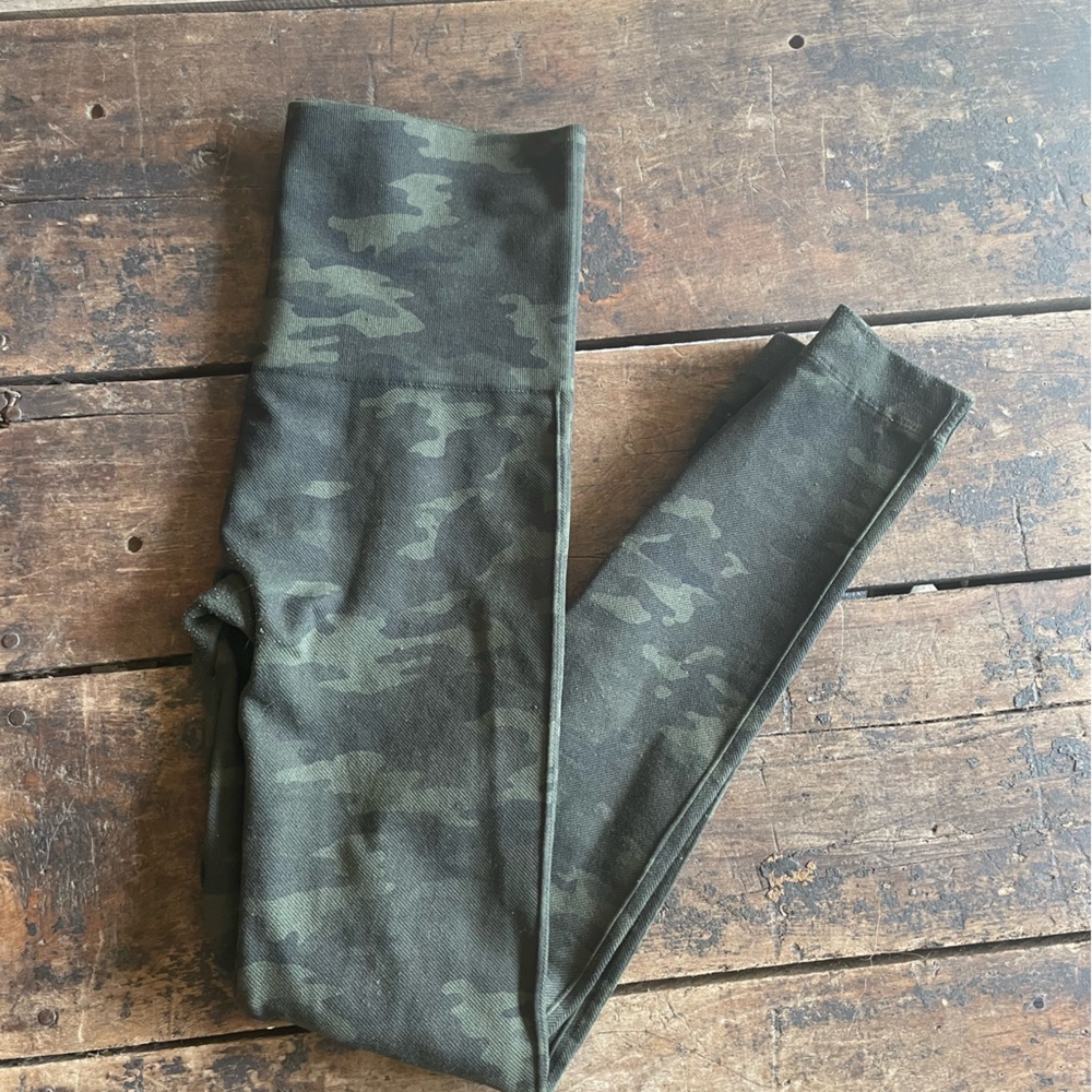 Spanx Seamless Camo Leggings